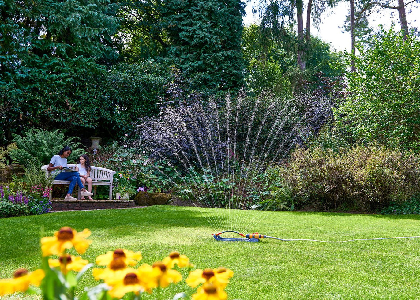 Hozelock AquaSave Rectangular Sprinkler Pro 350M² L — Easy Garden ...
