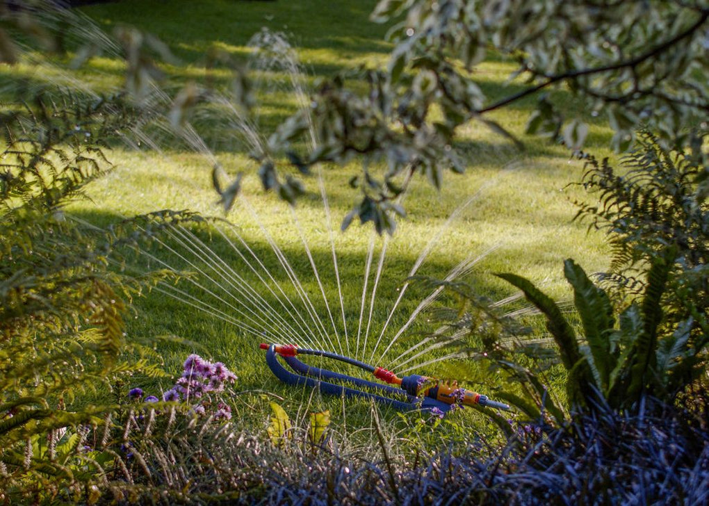 Hozelock AquaSave Rectangular Sprinkler Pro 350M² L — Easy Garden ...