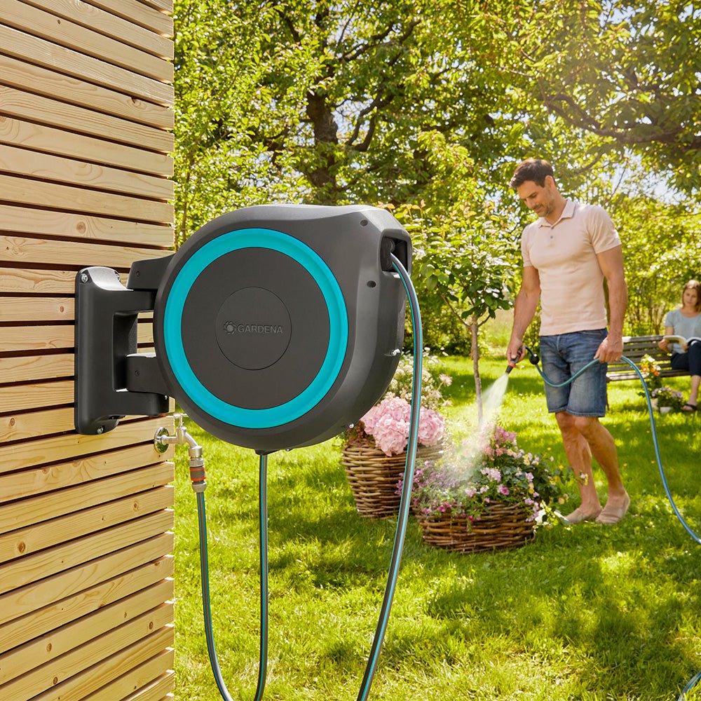 Retractable hose reels