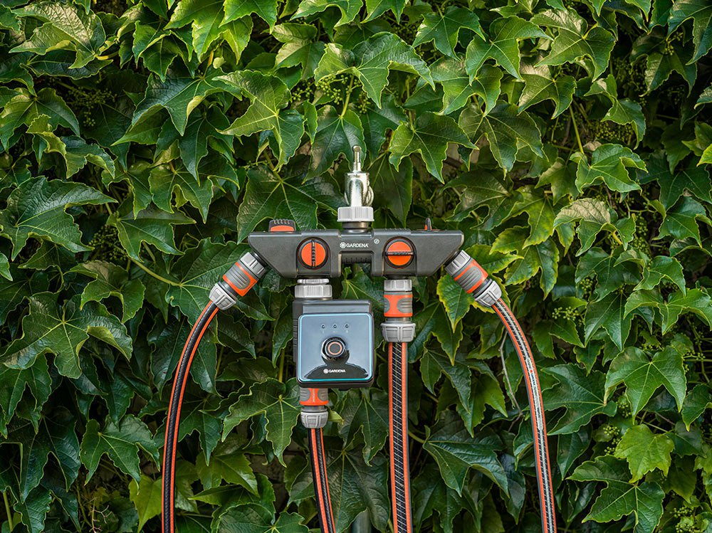 Gardena Four Channel Water Distributor: Connects up to Four Devices to The tap, can be Used with Gardena Water Computers and timers, Water Flow can be Regulated or Switched Off (8194-20)