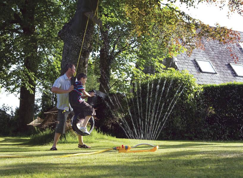 Hozelock Sprinklers - Hozelock Rectangular Sprinkler Plus - 2974