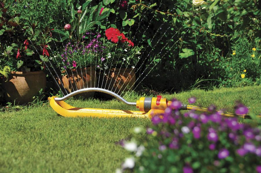 Hozelock Sprinklers - Hozelock Rectangular Sprinkler Plus - 2975